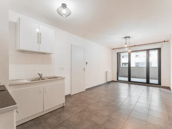 T2 AVEC TERRASSE ET GARAGE PRIVATIF 