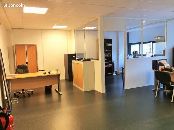 Bureaux 66 m² 