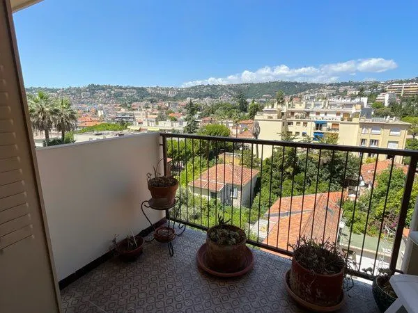 Appartement T4 Avec cave et garage 