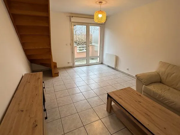 Duplex avec balcon Gare RER C à 2 min à pieds 