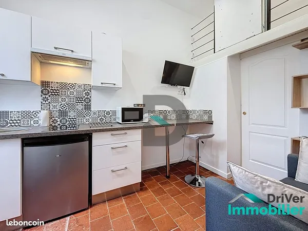 Studio 1 pièce 11 m² 