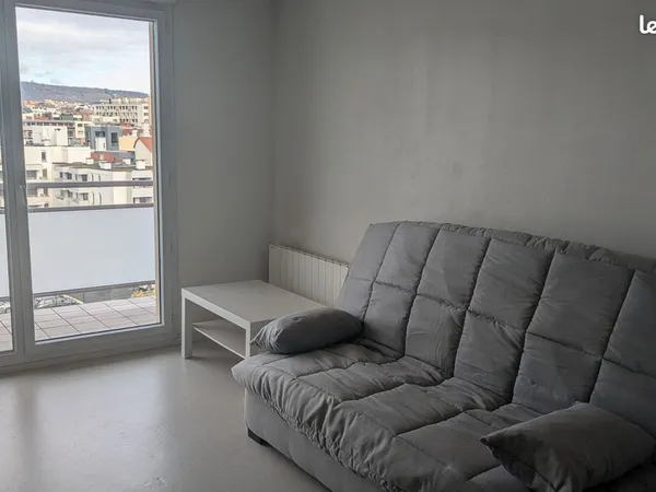T2 meublé Centre Clermont Fd balcon et parking en sous sol 