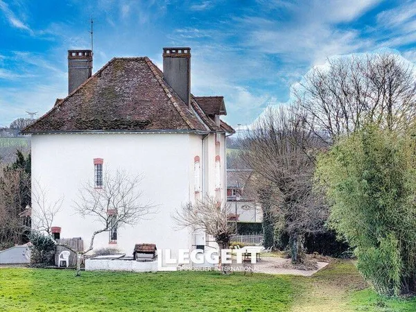 Maison 10 pièces 214 m² 