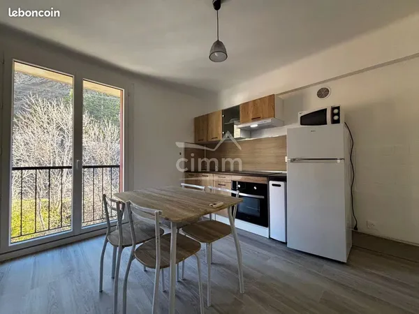 Studio 1 pièce 32 m² 