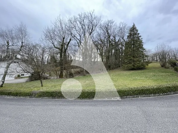 Terrain constructible 841 m² 