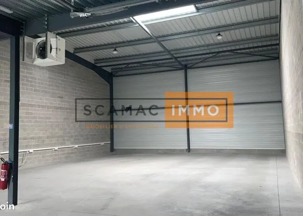 Local d'activité 305 m² 