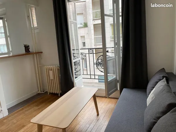 Studio 1 pièce 24 m² 