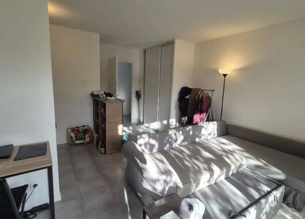Studio 1 pièce 30 m² 