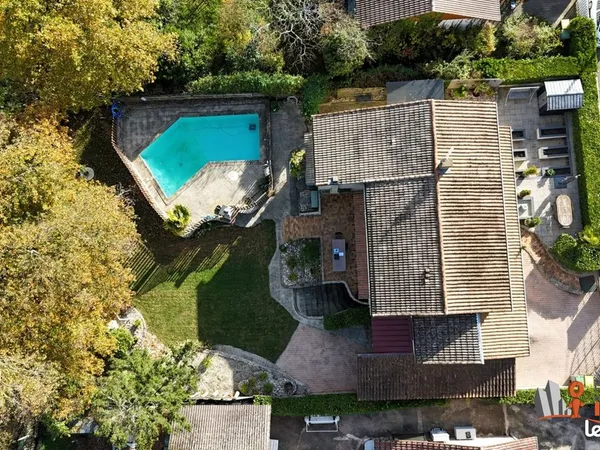 Villa 8 pièces 172 m² 