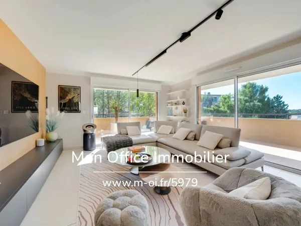 Référence : 5979-JHO. - Aix-en-Provence - Grand appartement avec terrasse, à deux pas du centre 