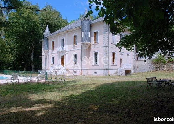 Château 1925 m² La Salvetat-sur-Agout 