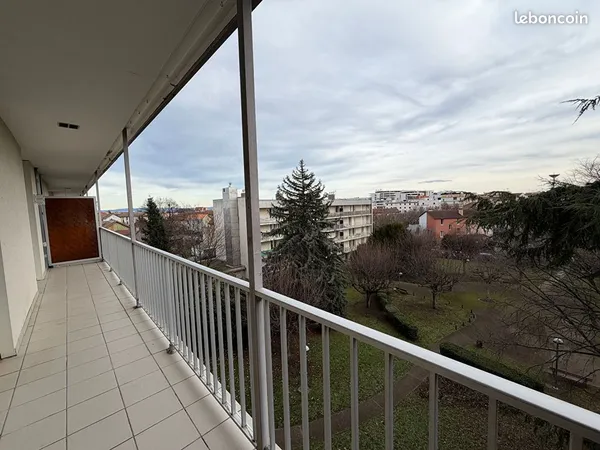Appartement 4 pièces 77 m² 
