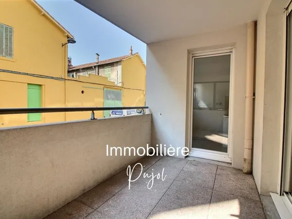 Appartement de type 1 avec box et terrasse 