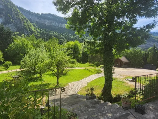 PROPRIETE A 40 MIN DE BARDONNEX-6900 M2 DE TERRAIN 