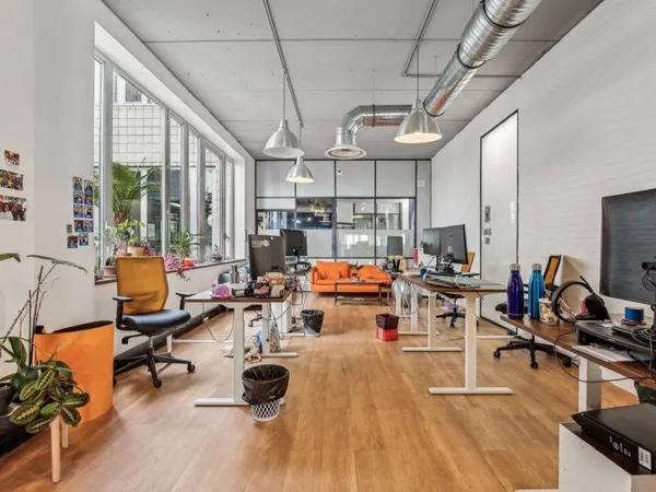 Bureaux 733 m² 
