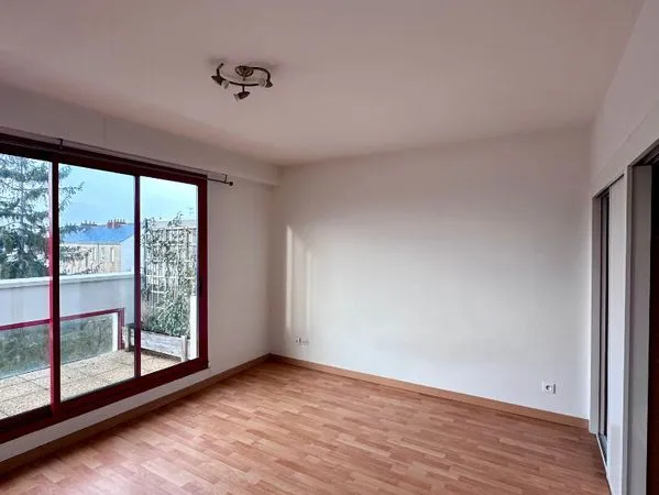Studio 1 pièce 27 m² 