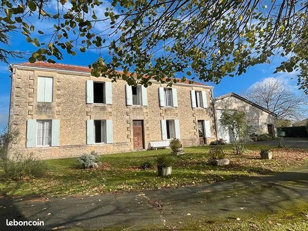 Propriété 7 pièces 165 m² 