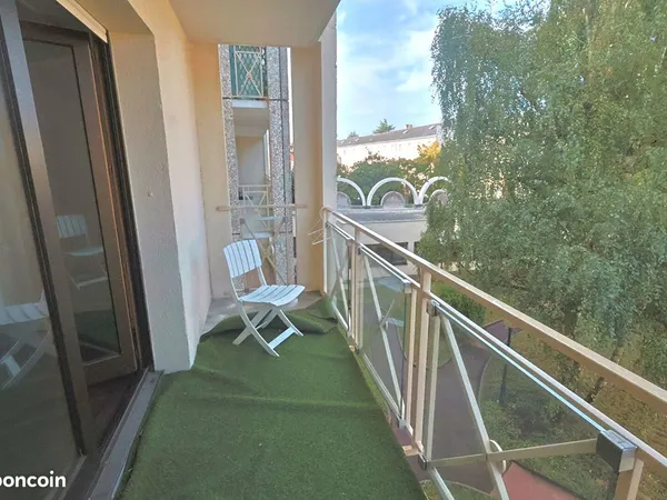 Studio 1 pièce 27 m² 