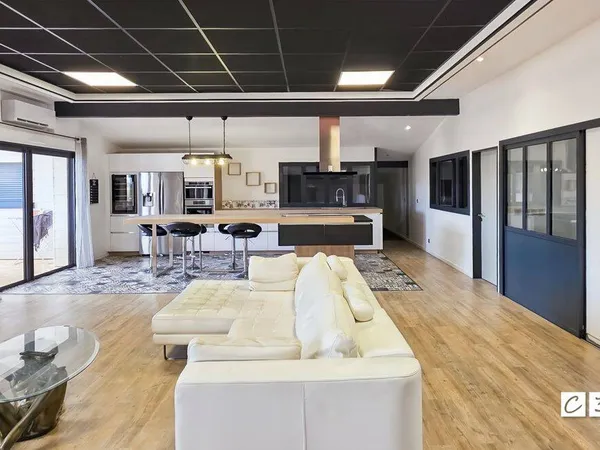 Appartement 6 pièces 233 m² 