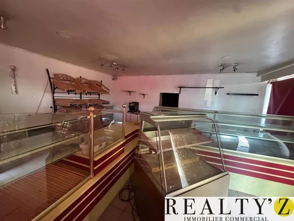 Boutique 2 pièces 230 m² 