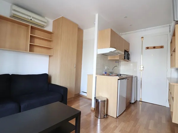 Studio de 12,53m2 meublé et bureau 