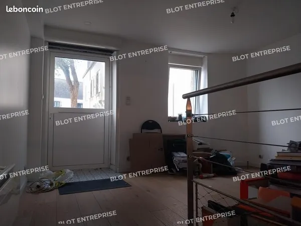 Local commercial 105 m² 