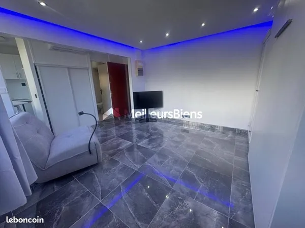 Studio 1 pièce 30 m² 
