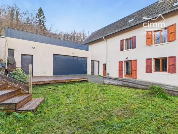 MAISON 6 PIECES - 38140 - IZEAUX 