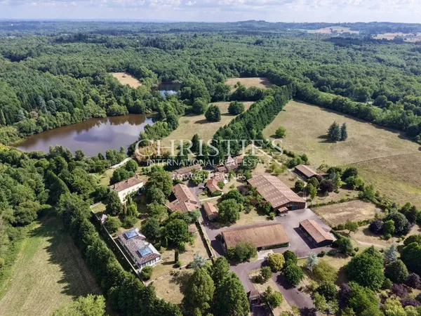 Domaine d'exception de 144 ha au coeur du Périgord Vert 