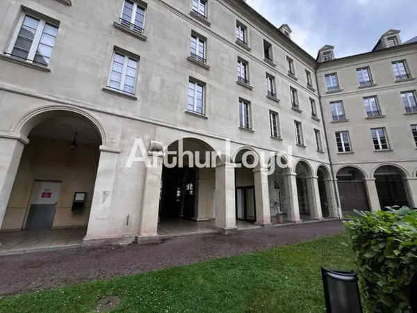 Plateau de bureaux aménagé - CAEN
