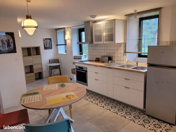 Petite maison meublée indépendante de 49 m2 à Belmont 