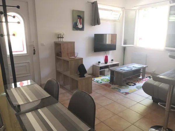 Studio 1 pièce 25 m² 