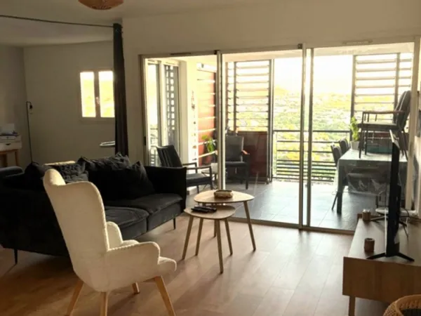 T3 de 66 m2 en très bon état avec vue mer 
