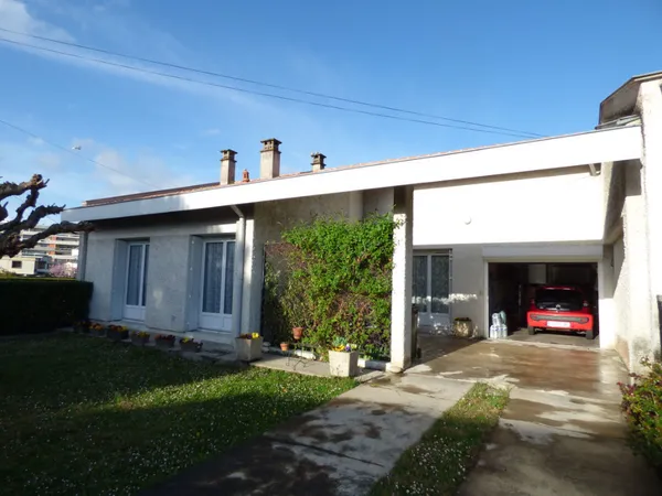Maison de plain-pied bien entretenue, 2/3 chambres 