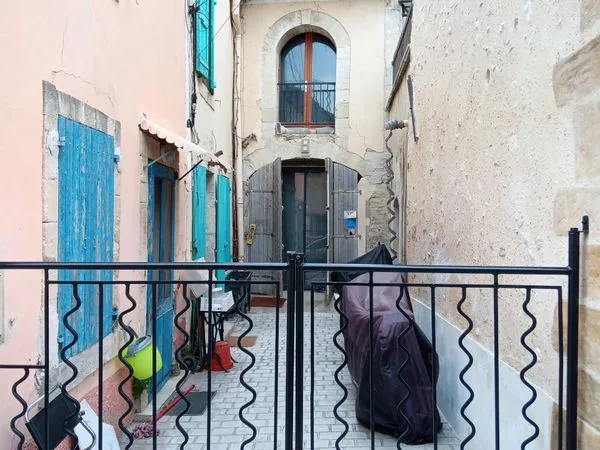 Loue T2 avec cour commune 