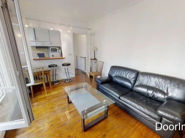 Studio 1 pièce 30 m² 