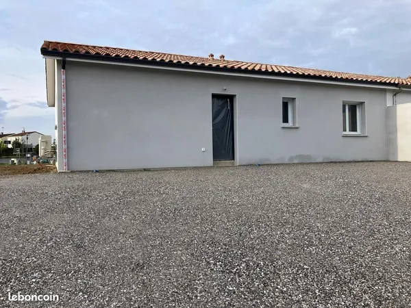 Maison neuve St Sever centre ville 3CH 