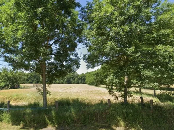 Terrain 370 m² 