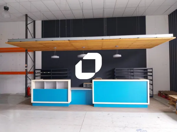 Local d'activité 300 m² 