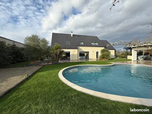 Propriété 6 pièces 210 m² 