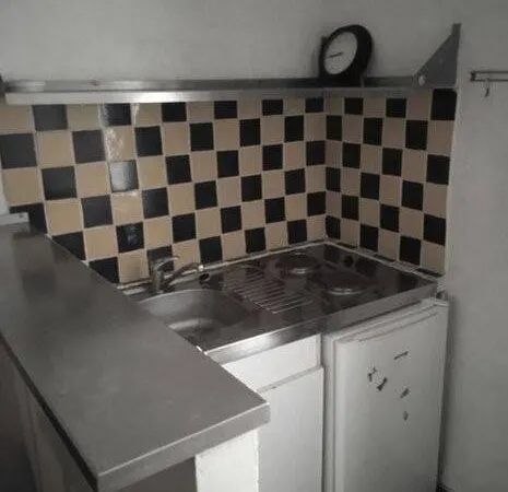 Studio 1 pièce 25 m² 