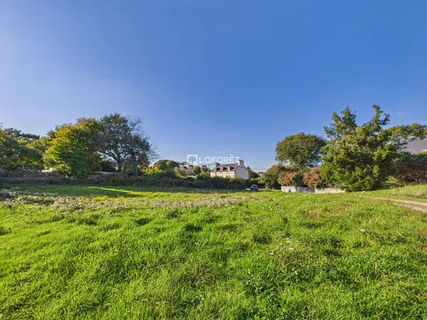 Terrain Pleuven 653m2 