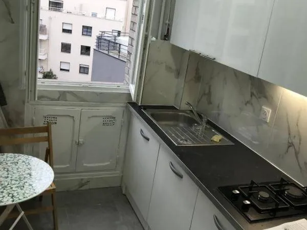 Studio 1 pièce 27 m² 