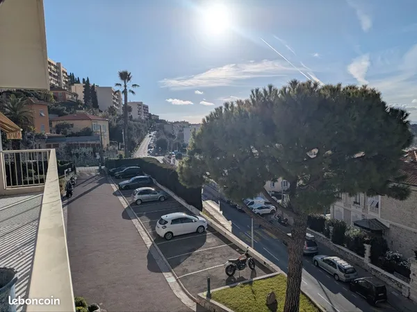 Location deux pièces vide 50 M2 vue mer 