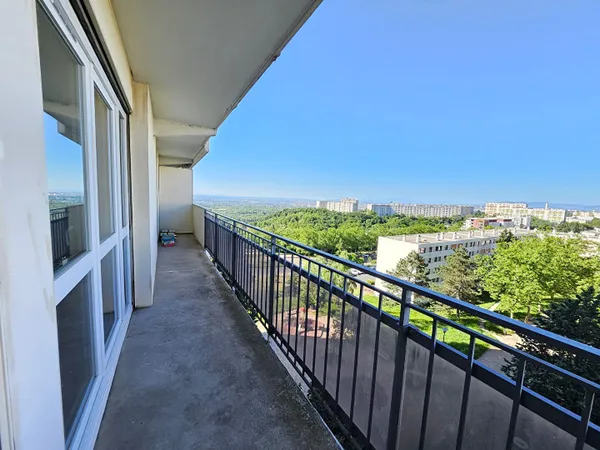 Appartement Rillieux La Pape - 4 pièces 71 m² - Beaux volumes 