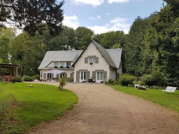 Maison 8 pièces 300 m² 