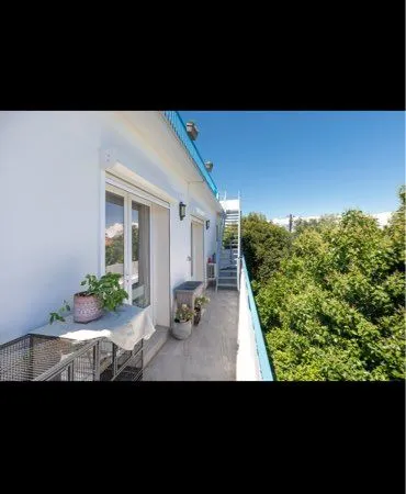Rare 4 pièces avec toit-terrasse et vue mer 