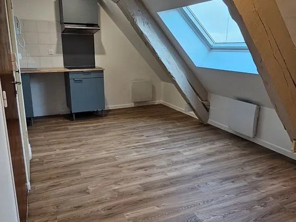 Appartement Location Gourdon 1p 18m² 347€
