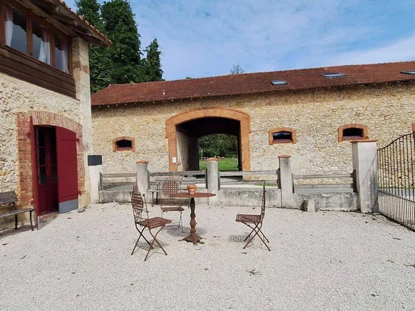 Maison 40 pièces 1500 m² 