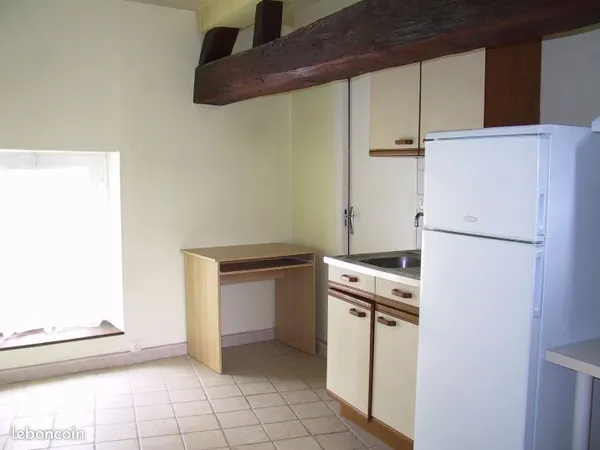 Studio avec mezzanine à 150m RER C 